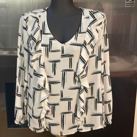 Small Cato black/white long sleeve v-neck geometric stripe lantern sleeve blouse - Picture 1 of 12